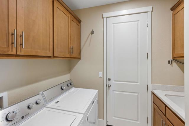 2011 Sage Drive, Hollister CA: https://media.crmls.org/mediaz/547c61a9-0408-4514-9294-f976deeedf42.jpg