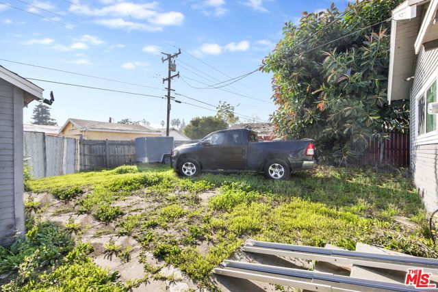 4124 W 64th Street, Inglewood CA: https://media.crmls.org/mediaz/547c8805-6607-4cd2-b04f-6984be1844da.jpg