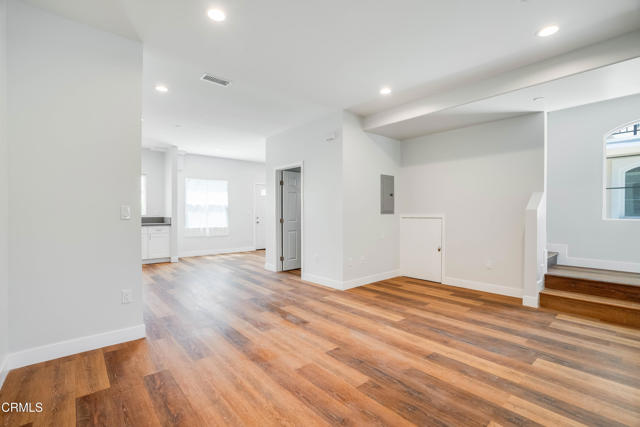 300 E Alhambra Road, Alhambra CA: https://media.crmls.org/mediaz/547cabe1-9d67-4184-b614-1698bfa45981.jpg