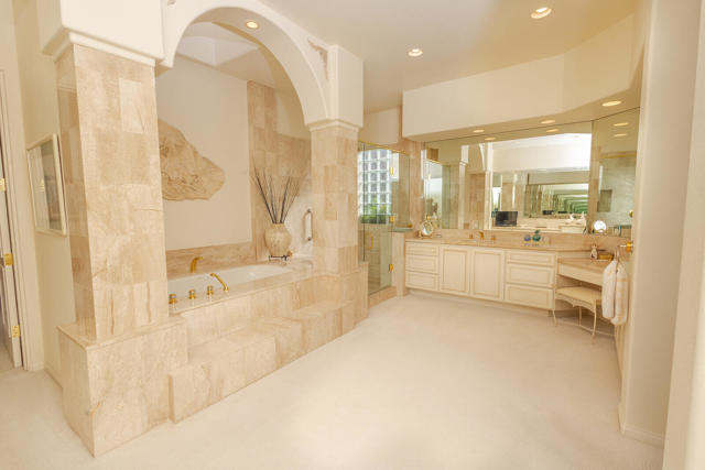 38111 Tandika N Trail, Palm Desert CA: https://media.crmls.org/mediaz/547e4613-f680-4a10-b427-2adcfe1f2e9a.jpg