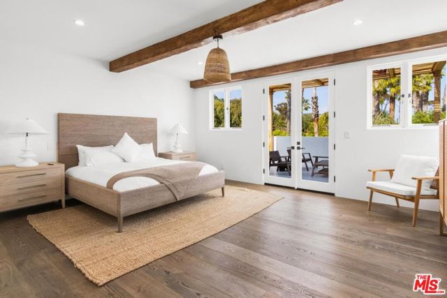 27405 Pacific Coast Highway, Malibu CA: https://media.crmls.org/mediaz/547e791d-481e-4c35-84de-2b6d33a66a06.jpg