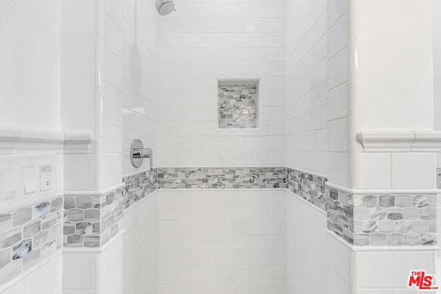 1557 S Genesee Avenue, Los Angeles CA: https://media.crmls.org/mediaz/547f0fc1-7765-4307-b410-baf20486adc2.jpg