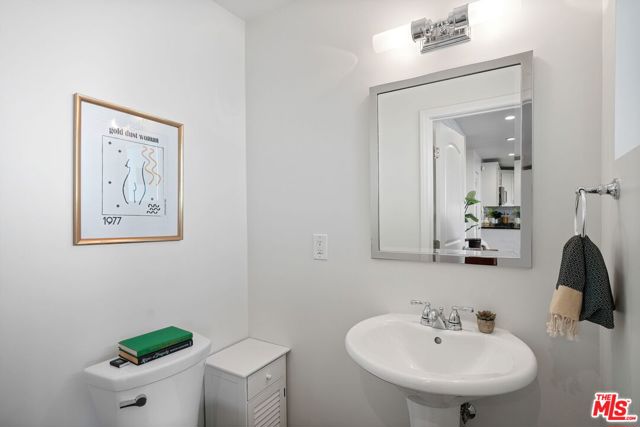 614 Rosemont Avenue, Los Angeles CA: https://media.crmls.org/mediaz/547f3101-5f54-41d4-a490-eca87a9d7021.jpg