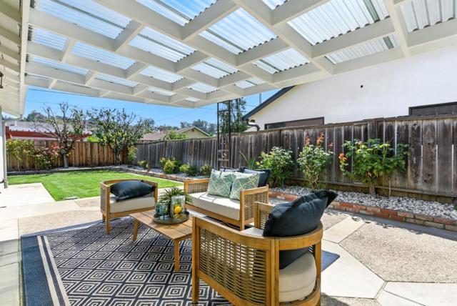 417 Hiller Street, Belmont CA: https://media.crmls.org/mediaz/547f88e7-56ba-411c-9f50-fe5134609e3e.jpg