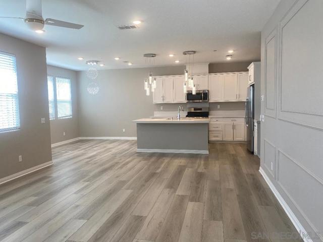 2320 Trevi Circle, Chula Vista CA: https://media.crmls.org/mediaz/5480fb70-897c-4989-ad5d-71862f98e742.jpg