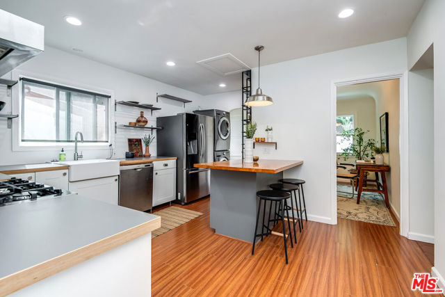 3137 Lindo Street, Los Angeles CA: https://media.crmls.org/mediaz/54810c52-e4da-4a12-92cc-7ad84be6e27e.jpg