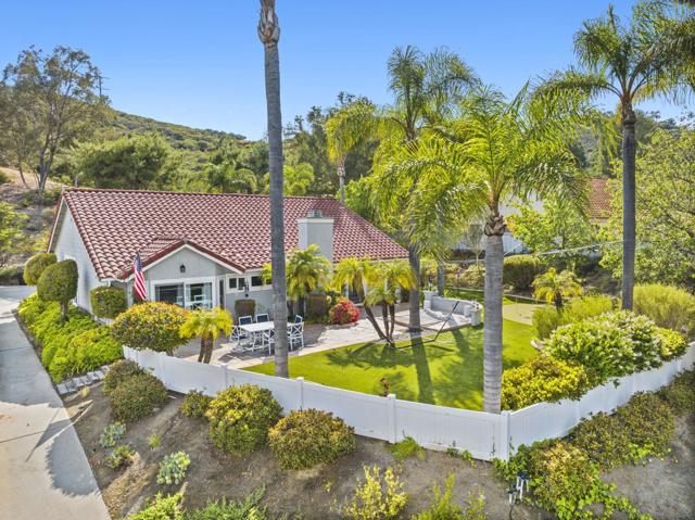 2241 Willowbrook St, Escondido CA: https://media.crmls.org/mediaz/54810dad-4079-44ee-9dd6-c6ec89636473.jpg