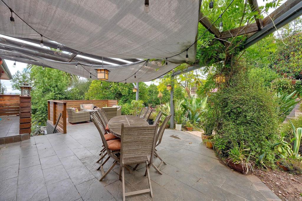 https://media.crmls.org/mediaz/5481cd95-322f-4293-a10a-ea95705674a5.jpg?preset=X-Large
