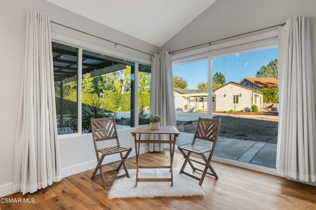 568 Bristol Avenue, Simi Valley CA: https://media.crmls.org/mediaz/5481e593-5508-4a9e-bc07-82500784873b.jpg