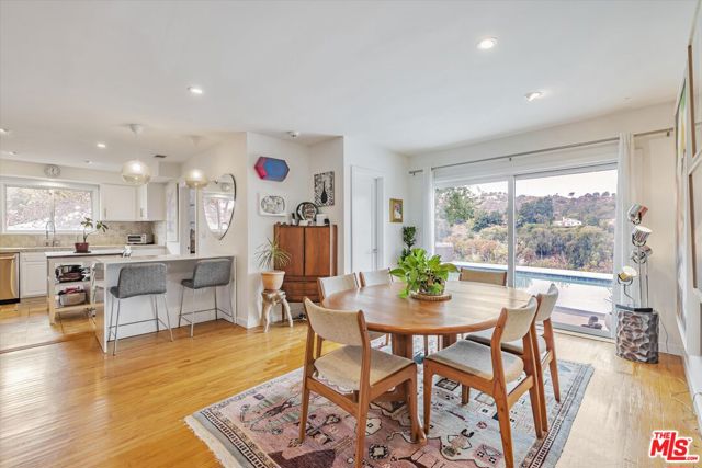 2316 Laurelmont Place, Los Angeles CA: https://media.crmls.org/mediaz/5481e997-8b54-4f7c-9d5e-7e48d441749c.jpg