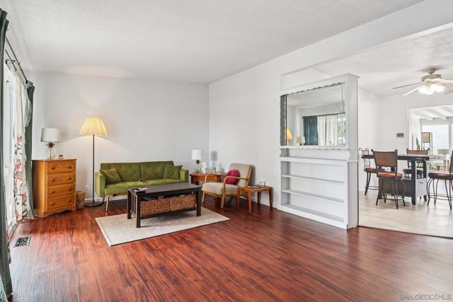 1097 Wayside Ave, El Cajon CA: https://media.crmls.org/mediaz/5482c8d8-f71d-43d1-9dfa-ca85dab60474.jpg