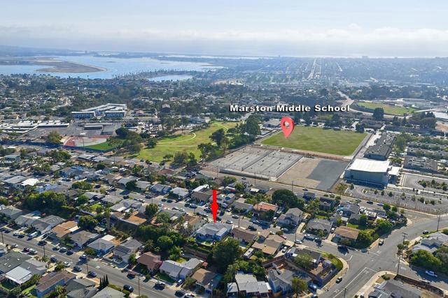 3703 Tomahawk Ln, San Diego CA: https://media.crmls.org/mediaz/5482dde3-0683-42c3-9f40-e00fdf2557a1.jpg