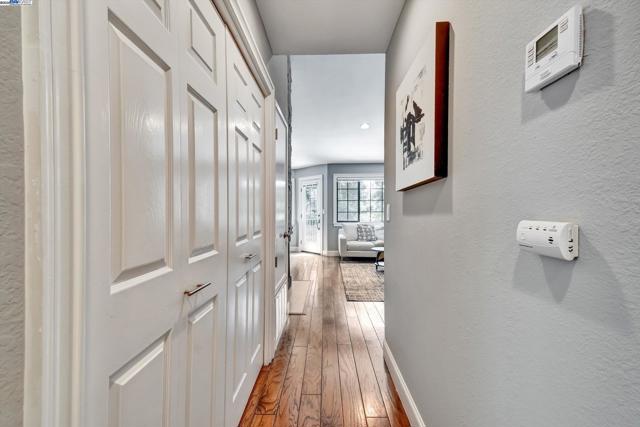 246 Canyon Woods Way, San Ramon CA: https://media.crmls.org/mediaz/54839e43-372d-47e6-8f21-be6ee059e119.jpg