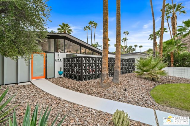 844 N Topaz Circle, Palm Springs, CA 92262