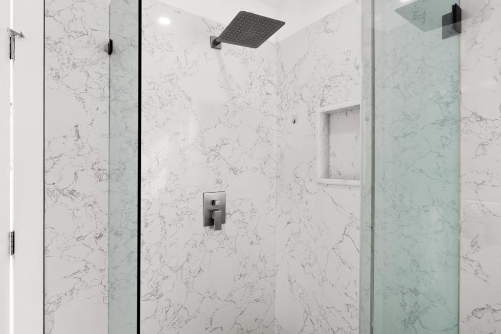 https://media.crmls.org/mediaz/5483f2be-fe68-4bb6-a2a9-d68f059e8429.jpg?preset=X-Large