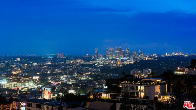 8435 Franklin Avenue, Los Angeles, California 90069, 5 Bedrooms Bedrooms, ,5 BathroomsBathrooms,Single Family Residence,For Sale,Franklin,24400525