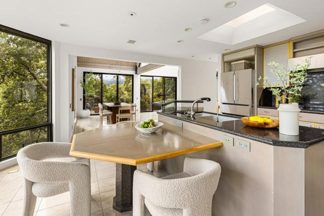11 Hawk View, Portola Valley CA: https://media.crmls.org/mediaz/5484f89d-e13e-4872-974f-c44e17f02a3b.jpg