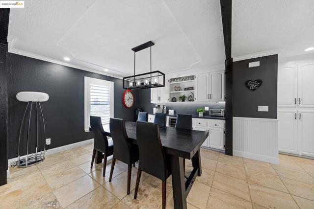 51 Cunha Ct, Oakley CA: https://media.crmls.org/mediaz/54851c24-ee14-48a3-8a8f-627a674ac163.jpg
