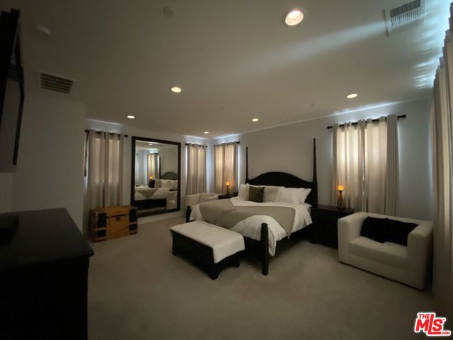 18648 Juniper Springs Drive, Canyon Country CA: https://media.crmls.org/mediaz/5485513b-45ff-4d60-a588-43edb84fb022.jpg