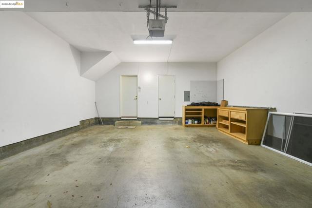 2714 Beach head way, Richmond CA: https://media.crmls.org/mediaz/54858293-9574-48fd-9b0c-374f728b8168.jpg
