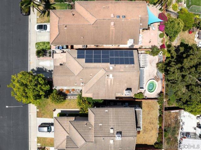 2412 Starlight Gln, Escondido CA: https://media.crmls.org/mediaz/54859431-a97e-4eb8-9bed-8a7410483fd0.jpg