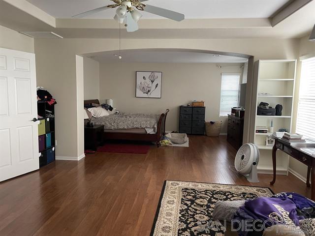 7235 Primrose Ln, San Diego CA: https://media.crmls.org/mediaz/5485d031-db67-4aad-9d11-4dbe39634008.jpg