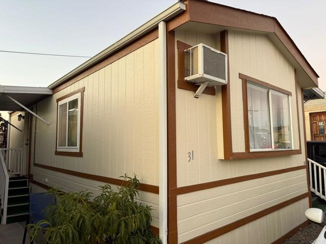 998 E Main Street, El Cajon CA: https://media.crmls.org/mediaz/5486cbec-c1cf-45a4-b53b-c0a3a87233e2.jpg