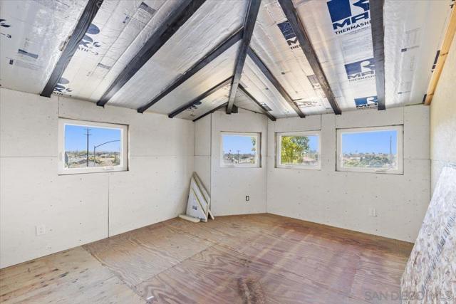2832 34 K St, San Diego CA: https://media.crmls.org/mediaz/54871c53-67eb-4482-8281-5cce8bfe6a73.jpg