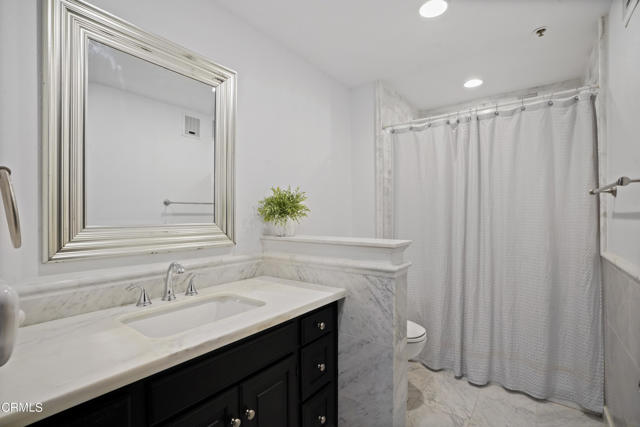 Detail Gallery Image 29 of 42 For 880 W 1st St #527,  Los Angeles,  CA 90012 - 2 Beds | 2 Baths