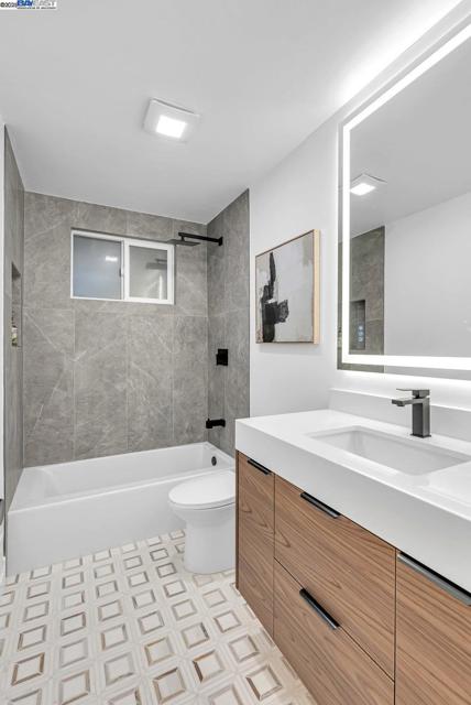 4374 Emory Way, Livermore CA: https://media.crmls.org/mediaz/548774b5-8562-4186-8cd3-9e70b44b84ed.jpg