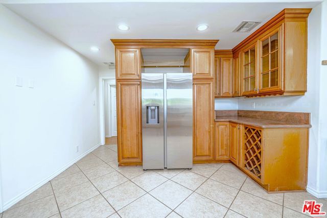 5353 Don Pio Drive, Woodland Hills CA: https://media.crmls.org/mediaz/54882a36-0456-4290-8f62-16b9f93d1a6d.jpg