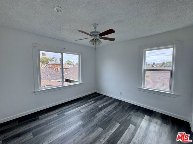 858 W 88th Street, Los Angeles CA: https://media.crmls.org/mediaz/54885c1b-1d0a-475e-a87a-0d3abf93b097.jpg