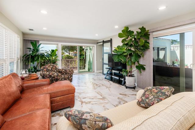 Detail Gallery Image 5 of 33 For 3621 Vista Campana #64,  Oceanside,  CA 92057 - 2 Beds | 2 Baths