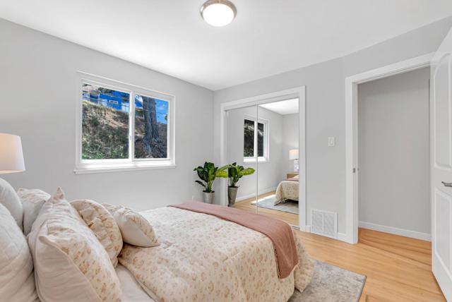 285 Alta Vista Way, Daly City CA: https://media.crmls.org/mediaz/54890679-a705-4839-83be-b9ec48ddd1da.jpg