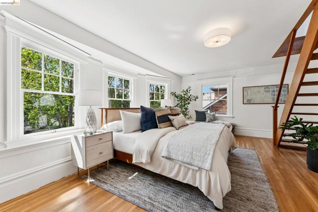 Image 29 of 60 For 2035 Francisco St