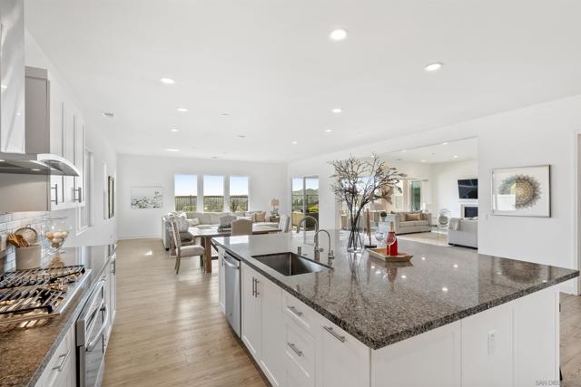 1417 Apex Place, Escondido CA: https://media.crmls.org/mediaz/54898d3e-9fc4-488e-b090-871e6902006d.jpg