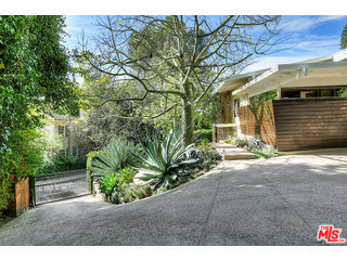 1984 OUTPOST Circle, Los Angeles, California 90068, 3 Bedrooms Bedrooms, ,2 BathroomsBathrooms,Single Family Residence,For Sale,OUTPOST,15825029