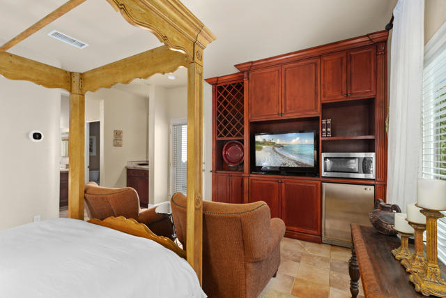 81655 Brown Deer, La Quinta CA: https://media.crmls.org/mediaz/548a3afb-d1d8-467f-96bb-5d420d372e46.jpg