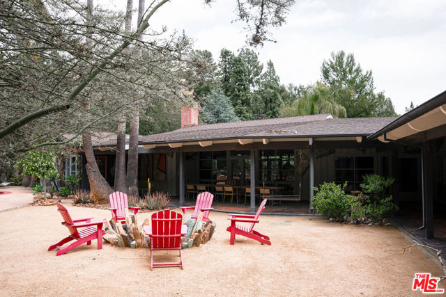 4078 Mandeville Canyon Rd. Road, Los Angeles CA: https://media.crmls.org/mediaz/548a6556-6131-47f7-8e51-171bcf9286fb.jpg
