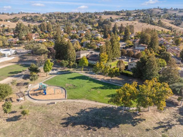 16715 Cerro Vista Drive, Morgan Hill CA: https://media.crmls.org/mediaz/548a6bcc-fdac-4032-893c-0df389cd39c4.jpg