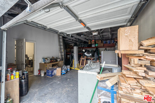 2905 W 14th Street, Los Angeles CA: https://media.crmls.org/mediaz/548a7c6e-2917-4388-b58c-03399b711939.jpg