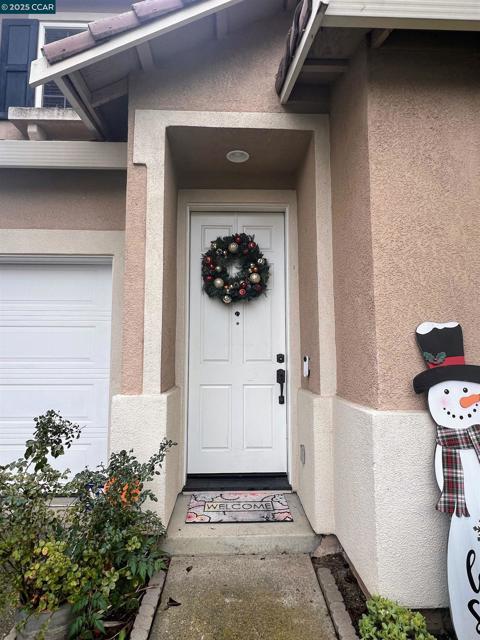 430 Chestnut Street, Brentwood CA: https://media.crmls.org/mediaz/548abb23-11e1-4dd7-bca4-4c4878345b2a.jpg