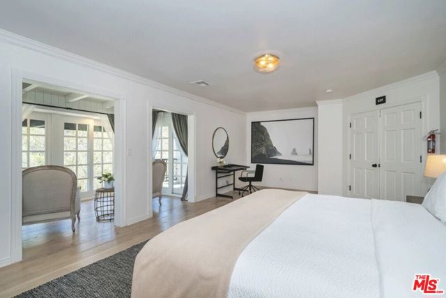 28600 Pacific Coast Highway, Malibu CA: https://media.crmls.org/mediaz/548af559-c584-42ca-9e09-7b274e737f4a.jpg