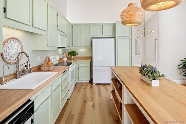 18197 Valladares Drive, San Diego CA: https://media.crmls.org/mediaz/548b0ea5-af2e-4a74-b989-fe3dc1b33273.jpg