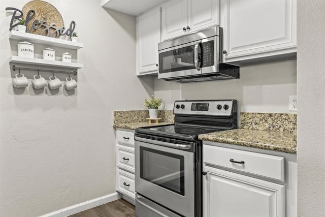 Detail Gallery Image 9 of 38 For 465 Fourth Ave #8,  Chula Vista,  CA 91910 - 2 Beds | 2 Baths