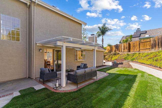 10598 Rancho Carmel Dr, San Diego CA: https://media.crmls.org/mediaz/548b9809-b48f-4d89-8d4f-c1e8a4d80261.jpg