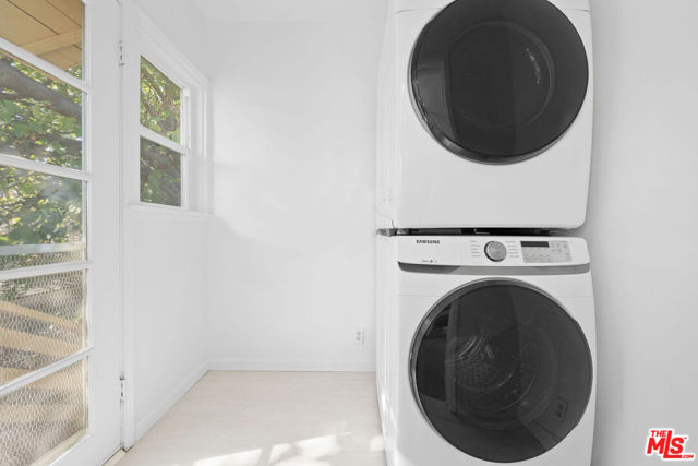 11347 CASHMERE Street, Los Angeles CA: https://media.crmls.org/mediaz/548bb4d3-7636-4264-be87-dddc2a3c0ca2.jpg
