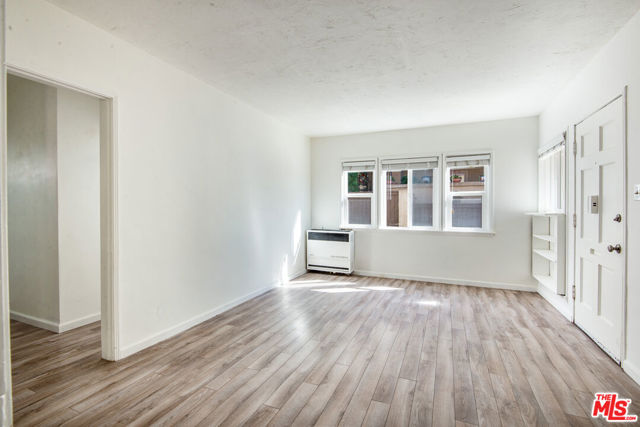 Image 11 of 19 For 702 Pacific Coast Highway