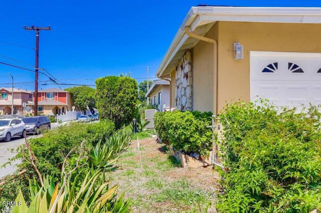 Detail Gallery Image 4 of 45 For 3630 River Ave, Long Beach,  CA 90810 - 3 Beds | 2 Baths