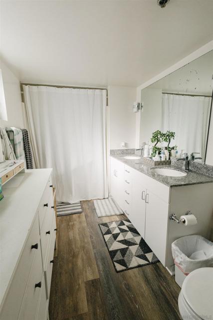 425 W Beech St, San Diego CA: https://media.crmls.org/mediaz/548bd8d3-9136-49f3-85dc-7bd204375ede.jpg